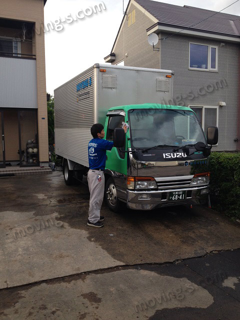 札幌支店の引越しトラック洗車