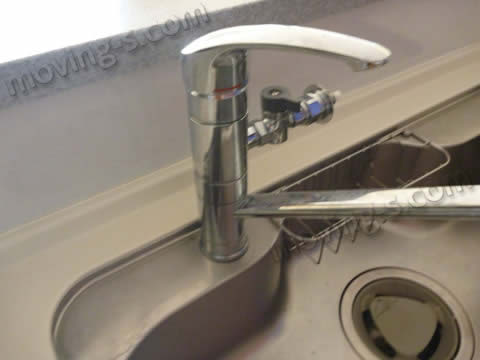 食器洗い機を接続するための給水継手